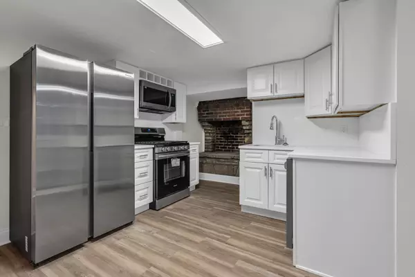 Highland Park, IL 60035,1155 Saint Johns Avenue #H