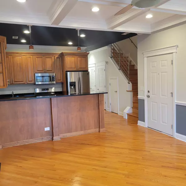 Chicago, IL 60614,2022 N Wood Street #3S