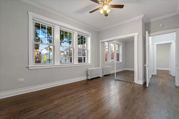 Chicago, IL 60614,905 W Altgeld Street #1B