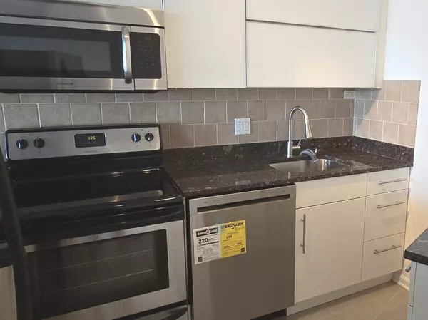 Chicago, IL 60654,300 N State Street #4710