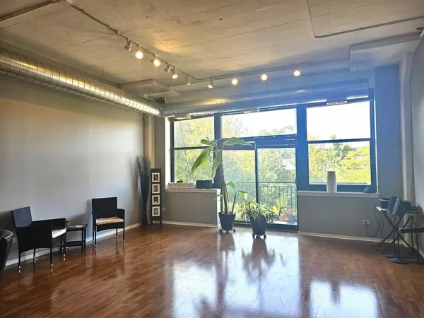 Chicago, IL 60609,2323 W Pershing Road #230