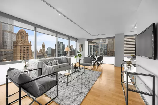 Chicago, IL 60601,8 E RANDOLPH Street #3301