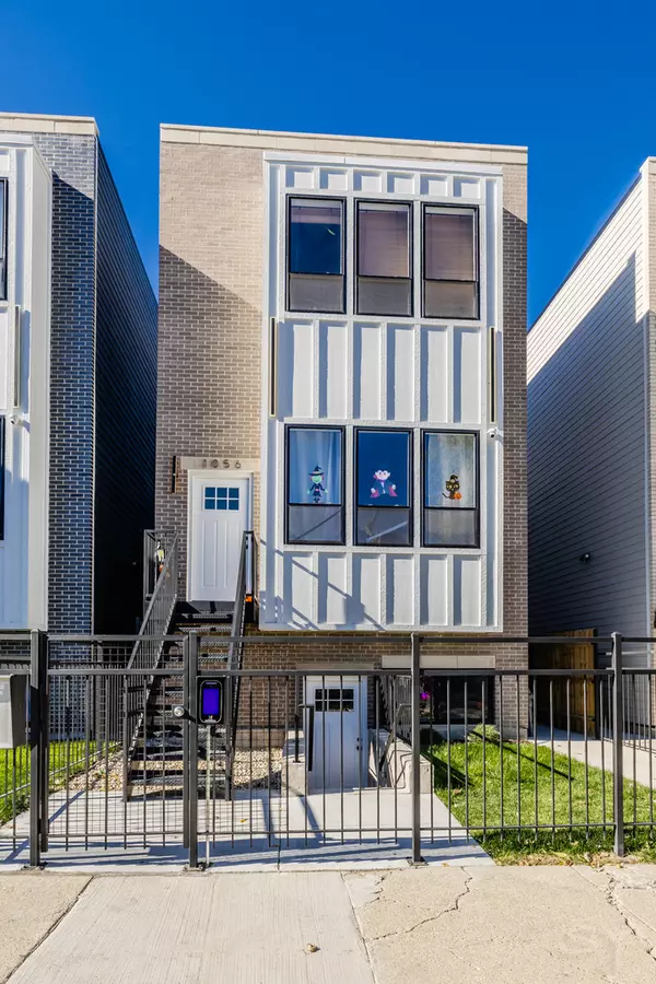 Chicago, IL 60651,1052 N Central Park Avenue