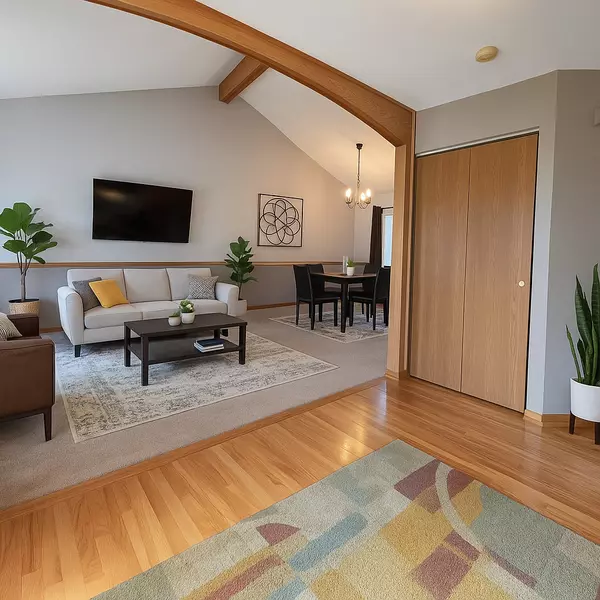 Mchenry, IL 60050,307 S Carriage Trail