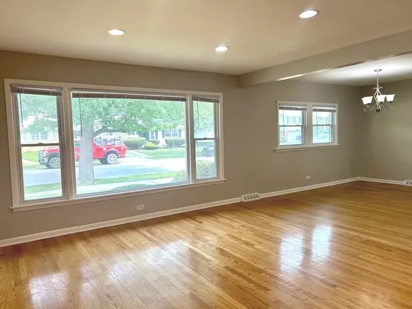 South Holland, IL 60473,529 E 166th Place