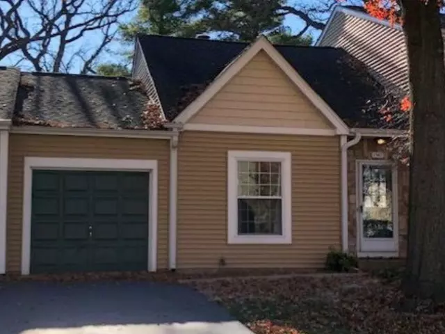 Algonquin, IL 60102,1943 Ozark Parkway #1943