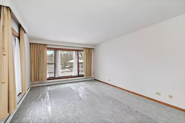 Lombard, IL 60148,305 N Craig Place