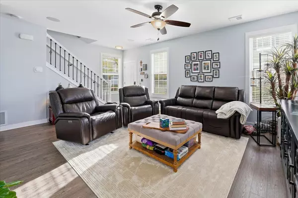 Oswego, IL 60543,571 Springbrook N Trail