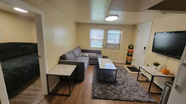 Chicago, IL 60647,Address not disclosed