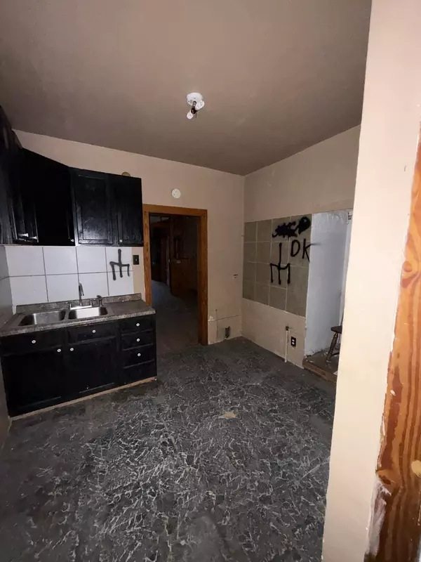 Calumet City, IL 60409,328 156th Place