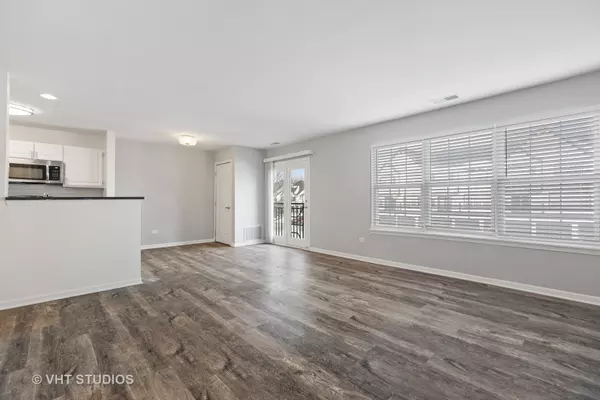 Wheaton, IL 60189,406 Mozart Court #406