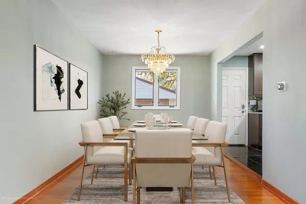 Morton Grove, IL 60053,9043 Oriole Avenue