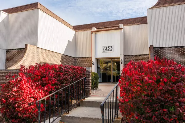 7353 Blackburn Avenue #K-206, Downers Grove, IL 60516