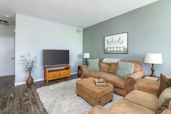 Romeoville, IL 60446,75 STRAWFLOWER Court #75