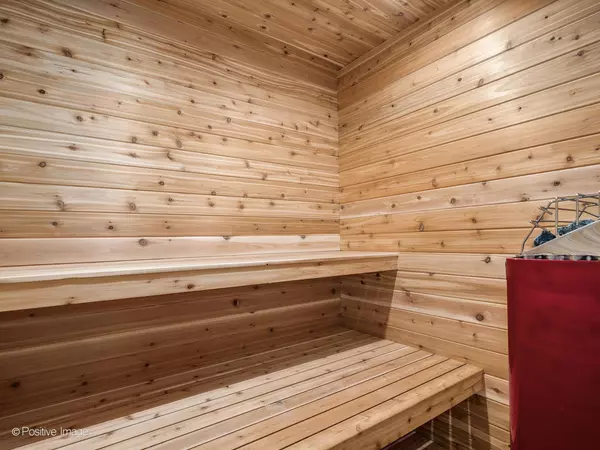 Chicago, IL 60640,4425 N WINCHESTER Avenue