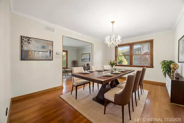 Darien, IL 60561,1819 Holly Avenue