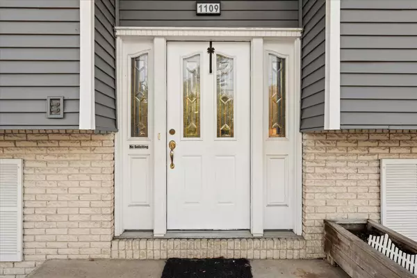 Champaign, IL 61821,1109 W Kirby Avenue