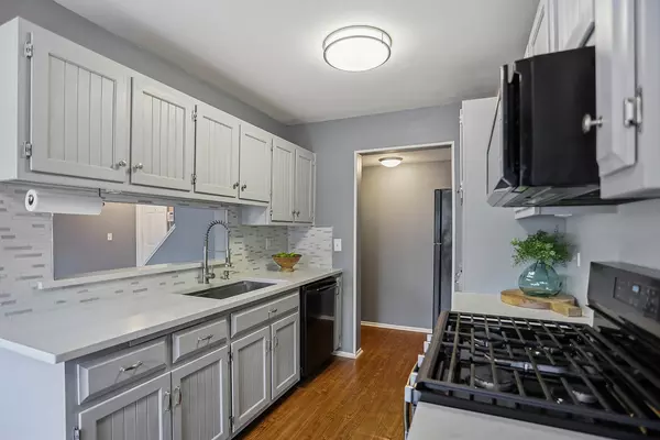 Frankfort, IL 60423,7752 W Almond Court