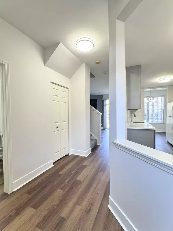 Naperville, IL 60564,2406 Sheehan Drive