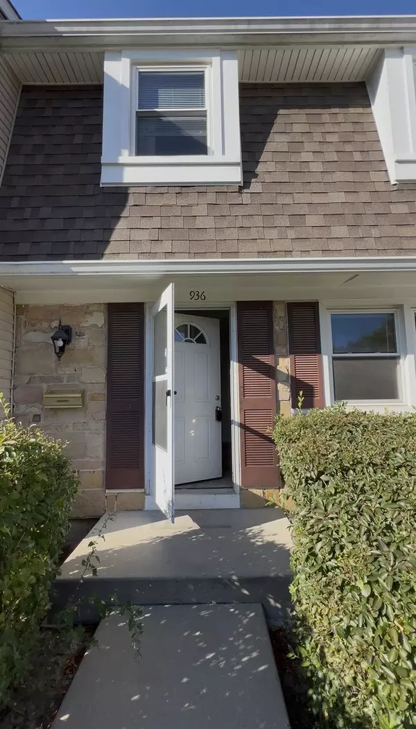 936 Cardiff Court #NA, Schaumburg, IL 60194