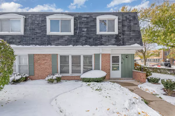 Chicago, IL 60645,2335 W GREENLEAF Avenue