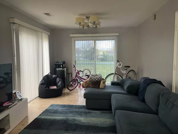 Hoffman Estates, IL 60195,Address not disclosed