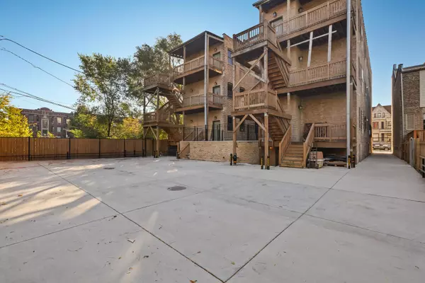 Chicago, IL 60615,444 E 48th Street #3W