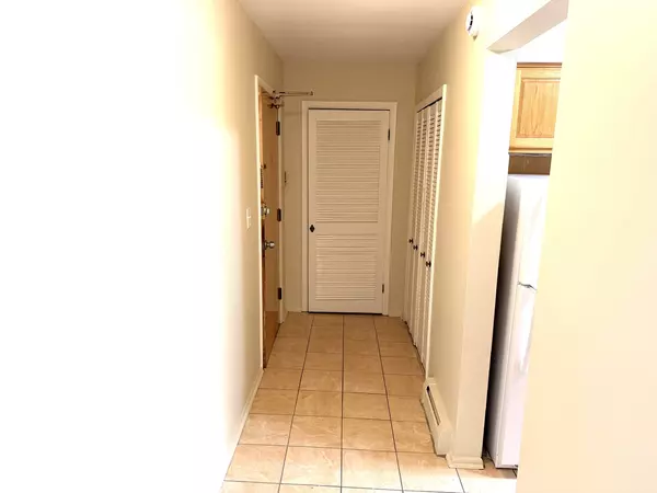 Skokie, IL 60077,8440 Skokie Boulevard #103