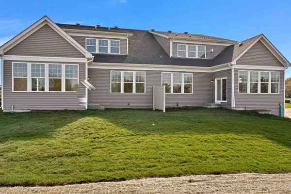 Carol Stream, IL 60188,1421 Preserve Drive #18