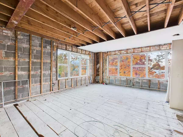 Oak Park, IL 60302,300 Chicago Avenue #4N