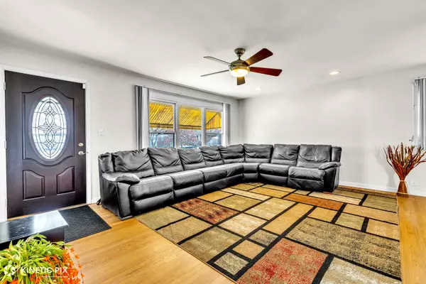 Skokie, IL 60076,7528 Kenneth Avenue