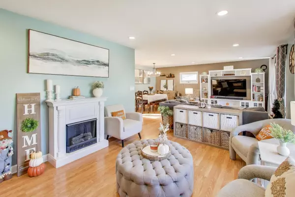 Gurnee, IL 60031,18323 W Woodland Terrace