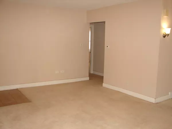 Zion, IL 60099,2104 Eshcol Avenue