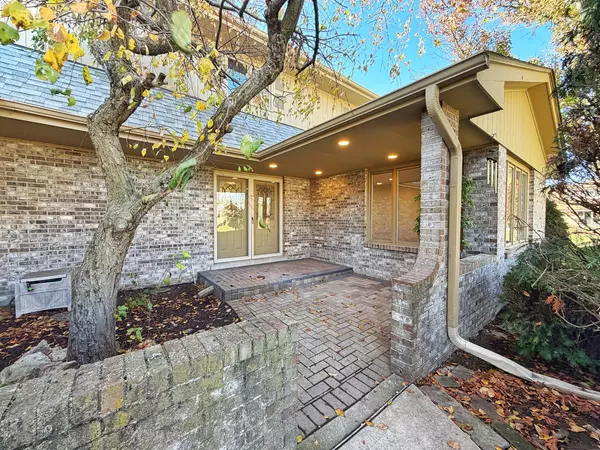 Willowbrook, IL 60527,6710 Wedgewood Lane