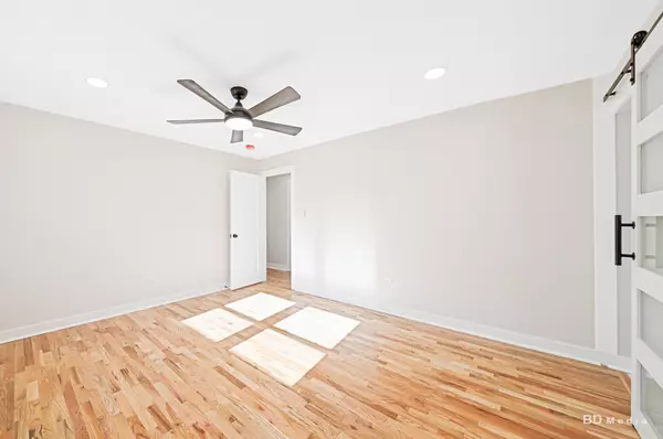 Chicago, IL 60617,9241 S Kingston Avenue