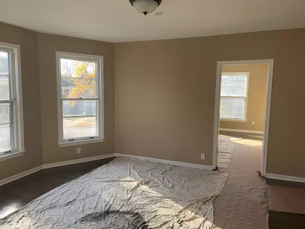 Aurora, IL 60506,305 N View Street #3