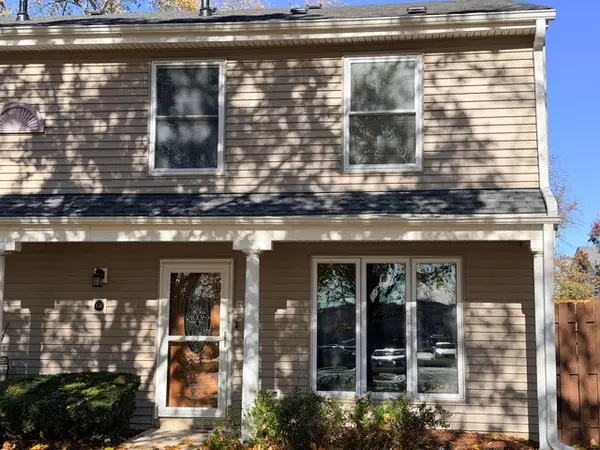 6W Fernwood Drive, Bolingbrook, IL 60440