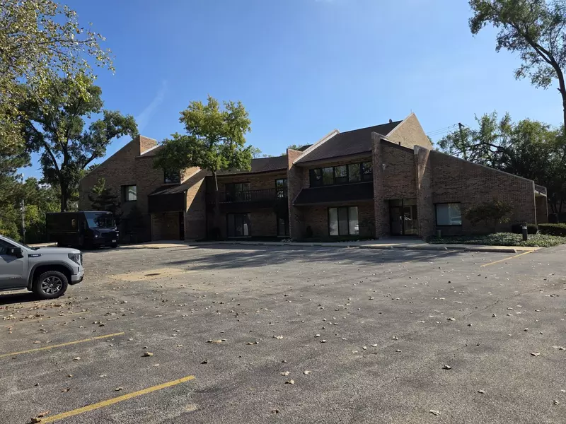 501 W Ogden Avenue #4, Hinsdale, IL 60521