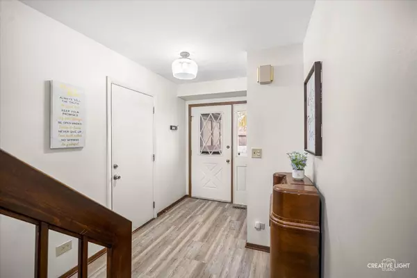 Elgin, IL 60123,1995 Monday Drive