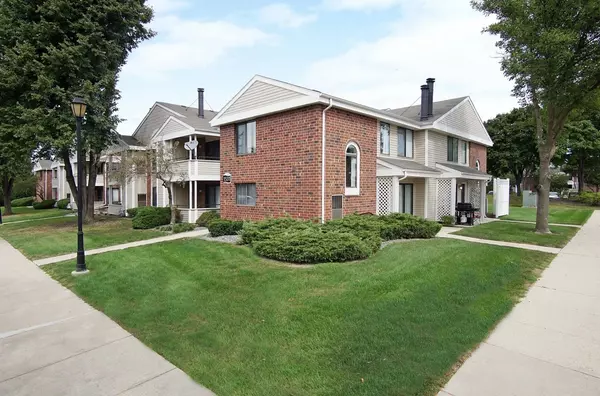 1637 Westminster Drive #112, Naperville, IL 60563