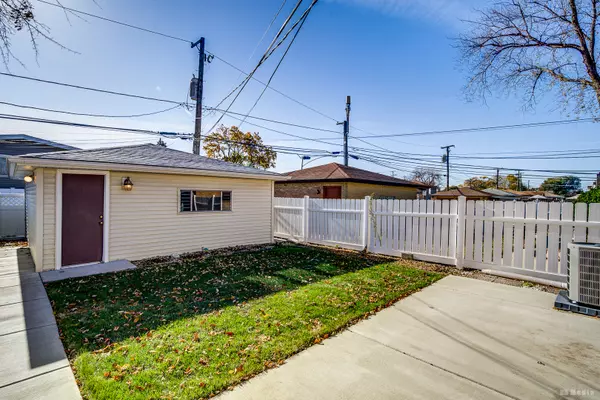 Chicago, IL 60638,6721 W 59th Street