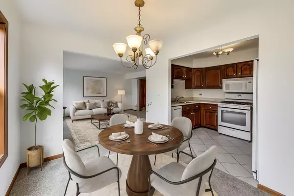 Algonquin, IL 60102,14 Oxford Court