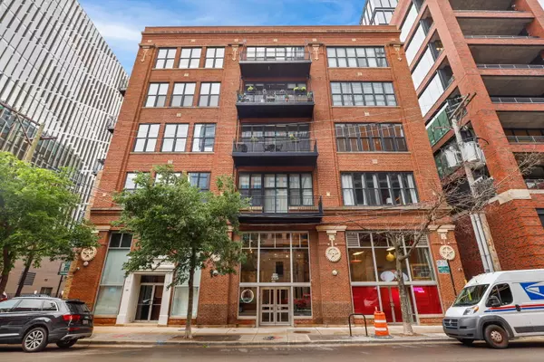 215 N Aberdeen Street #202B, Chicago, IL 60607