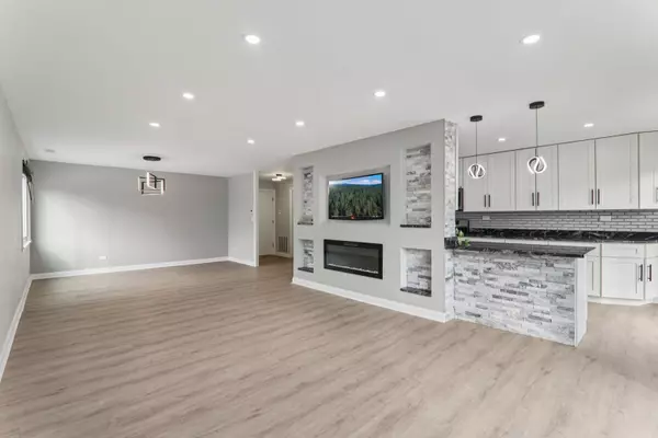 Morton Grove, IL 60053,8650 Ferris Avenue #203