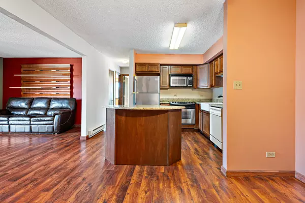 Crest Hill, IL 60403,1521 Pioneer Road #7