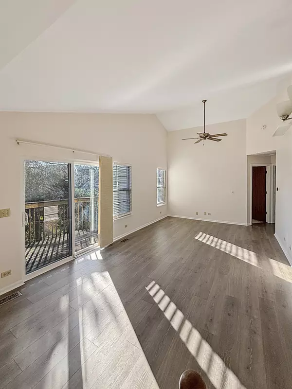 Palatine, IL 60067,404 W Hamilton Drive