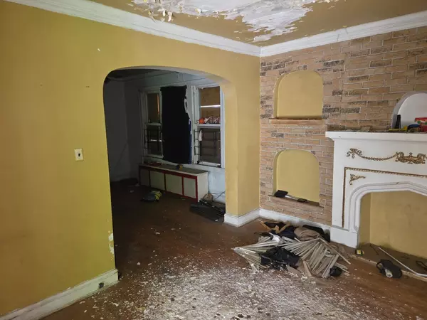 Chicago, IL 60643,1038 W 104th Street