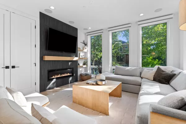 Chicago, IL 60614,2640 N Bosworth Avenue #1S