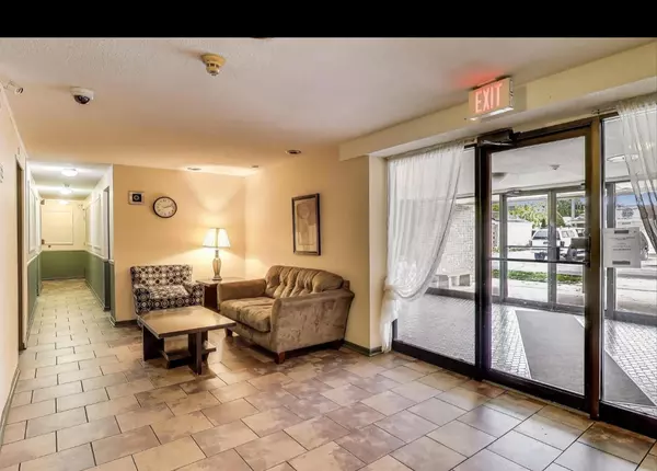 Elmwood Park, IL 60707,7650 W Altgeld Street #403