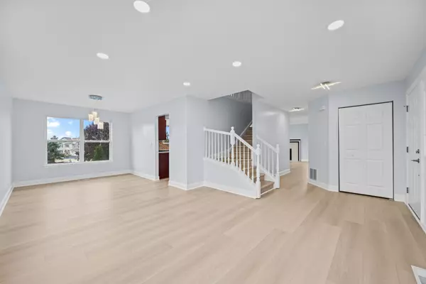 Algonquin, IL 60102,400 Diamond Back Way